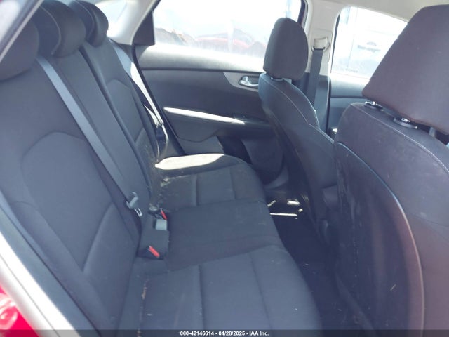 3KPF24AD6ME299861 KIA Forte Lxs