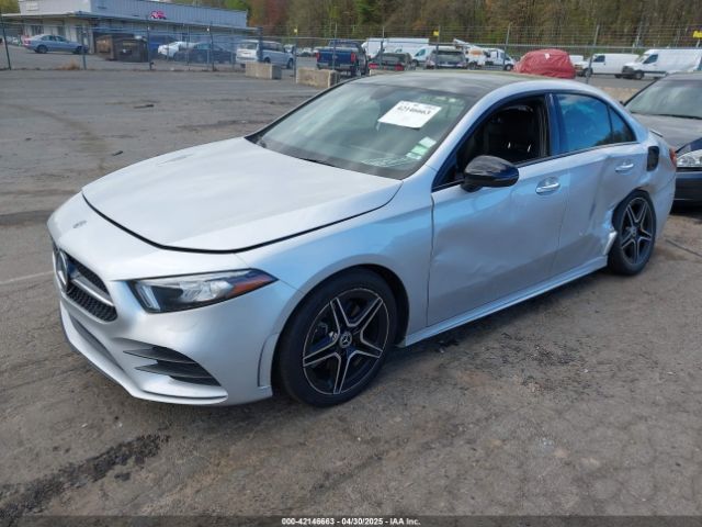 W1K3G4FB8LJ234030 Mercedes-Benz A 220 4matic
