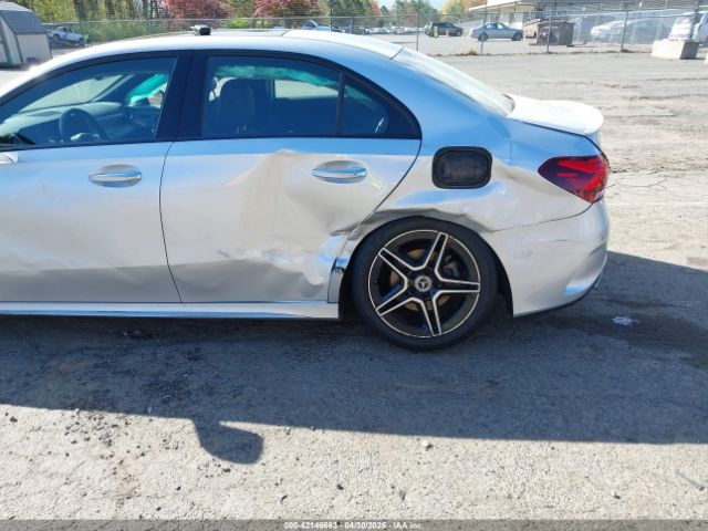 W1K3G4FB8LJ234030 Mercedes-Benz A 220 4matic