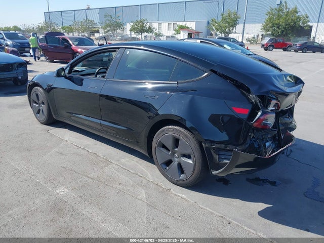 2021 TESLA MODEL 3 5YJ3E1EA5MF939299 Photo 2