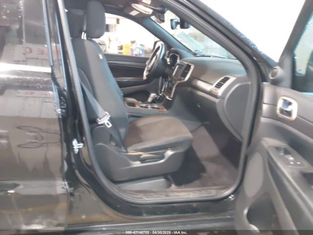 1C4RJEAG1HC685312 Jeep Grand Cherokee Laredo 4x2