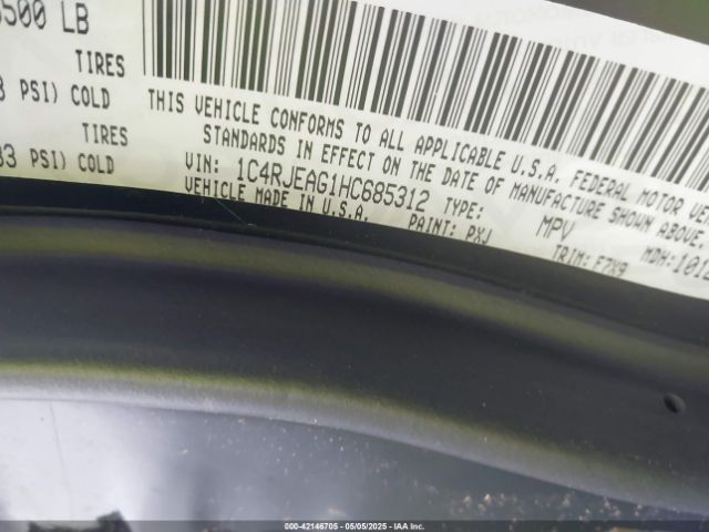 1C4RJEAG1HC685312 Jeep Grand Cherokee Laredo 4x2