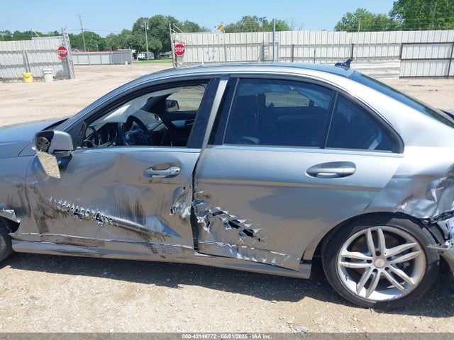 42146772 :رقم المزاد ، WDDGF8AB1DR291773 vin ، 2013 Mercedes-benz C 300 Luxury 4matic/sport 4matic مزاد بيع