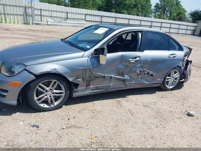 42146772 :رقم المزاد ، WDDGF8AB1DR291773 vin ، 2013 Mercedes-benz C 300 Luxury 4matic/sport 4matic مزاد بيع