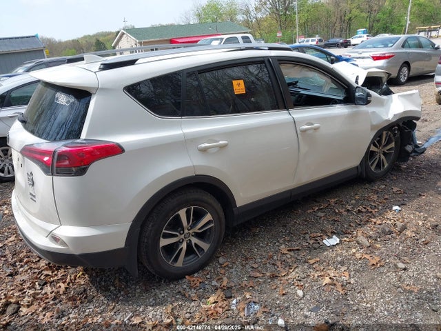 JTMRFREV4JJ744971 Toyota Rav4 Xle