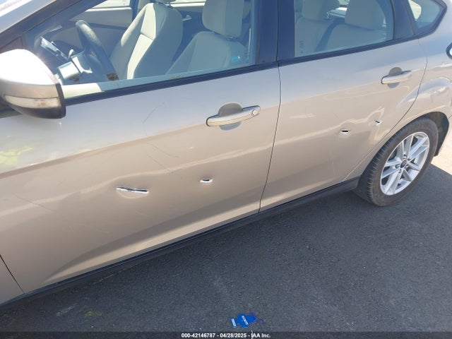 1FADP3K21FL222119 Ford FOCUS SE