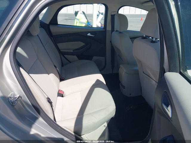 1FADP3K21FL222119 Ford FOCUS SE