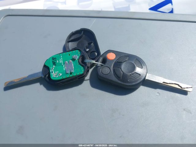 1FADP3K27GL235054 Ford FOCUS SE