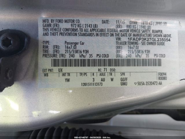 1FADP3K27GL235054 Ford FOCUS SE