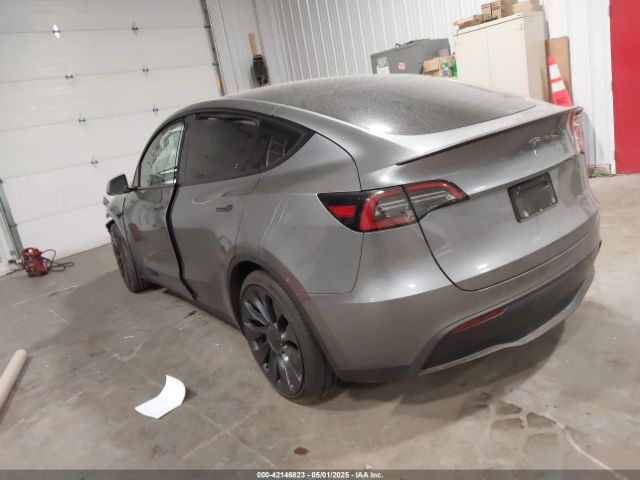 2024 TESLA MODEL Y 7SAYGDEF1RF153247 Photo 2