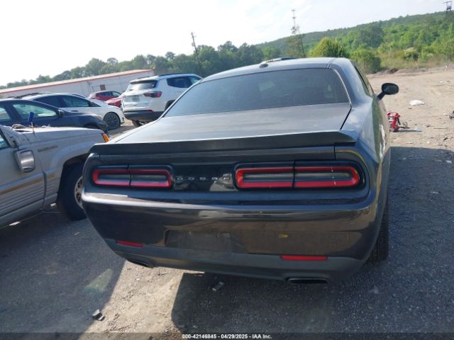 2C3CDZAG0FH720053 Dodge Challenger Sxt