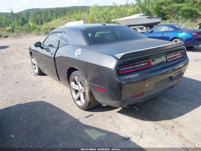 2C3CDZAG0FH720053 Dodge Challenger Sxt