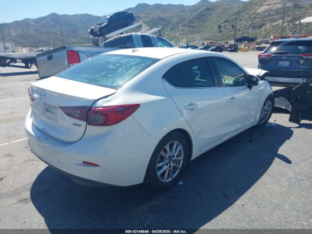 3MZBM1W7XGM272373 Mazda Mazda3 I Touring