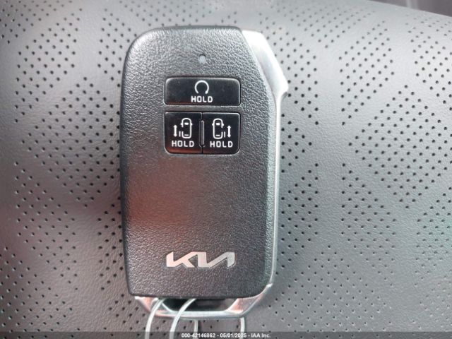 KNDNC5H38R6450739 KIA Carnival Mpv Ex