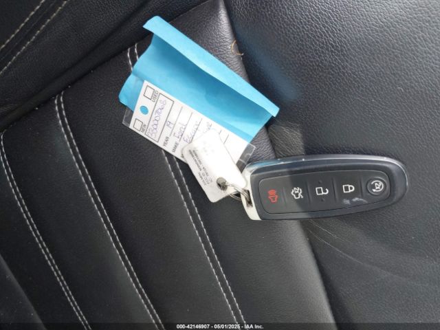 1FMCU9J99KUA43102 Ford Escape Titanium