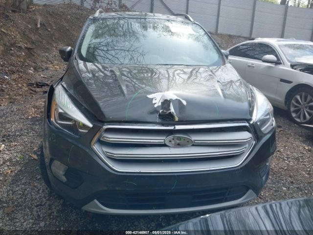 1FMCU9J99KUA43102 Ford Escape Titanium