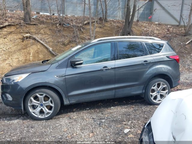 1FMCU9J99KUA43102 Ford Escape Titanium