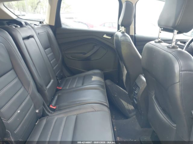 1FMCU9J99KUA43102 Ford Escape Titanium