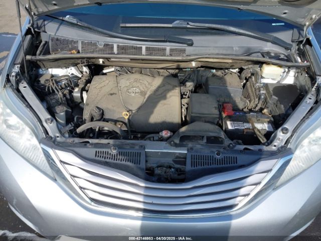 5TDYZ3DC5HS831596 Toyota Sienna Xle/limited