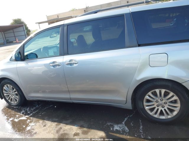 5TDYZ3DC5HS831596 Toyota Sienna Xle/limited