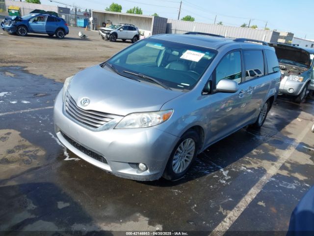 5TDYZ3DC5HS831596 Toyota Sienna Xle/limited