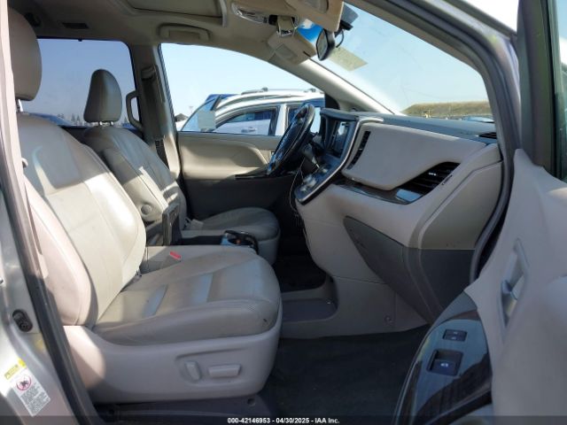 5TDYZ3DC5HS831596 Toyota Sienna Xle/limited