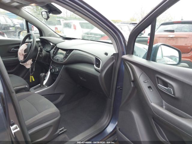 3GNCJKSB4KL260306 Chevrolet TRAX LS