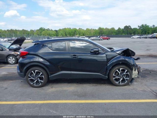 NMTKHMBX4KR096569 Toyota C-HR XLE