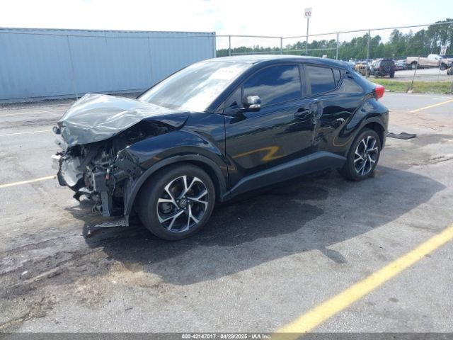 NMTKHMBX4KR096569 Toyota C-HR XLE