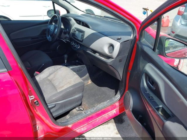 VNKKTUD33FA027229 Toyota YARIS LE