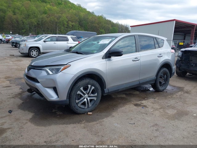 2T3BFREV6JW845562 Toyota RAV4 LE