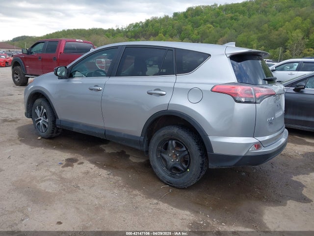 2T3BFREV6JW845562 Toyota RAV4 LE