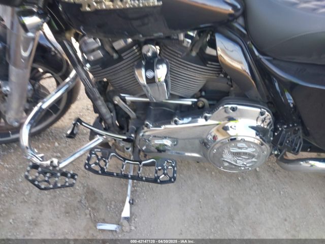 2018 HARLEY-DAVIDSON FLHX 1HD1KBC14JB630509 Photo 8