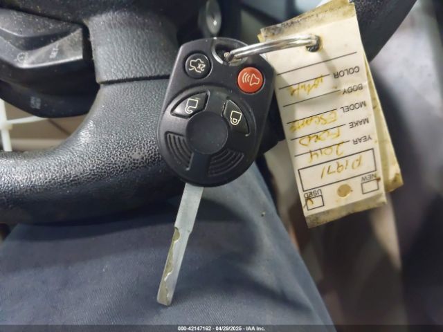 1FMCU9G99EUC15477 Ford ESCAPE SE
