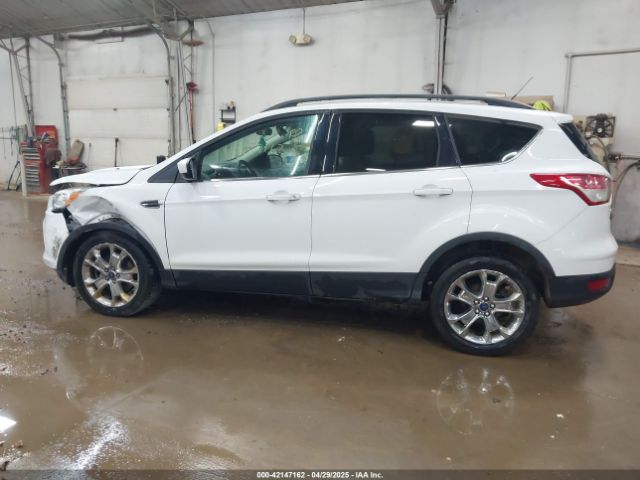 1FMCU9G99EUC15477 Ford ESCAPE SE