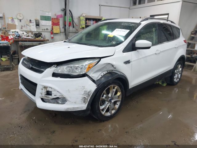 1FMCU9G99EUC15477 Ford ESCAPE SE