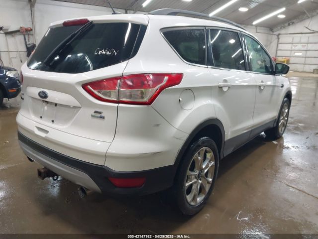 1FMCU9G99EUC15477 Ford ESCAPE SE