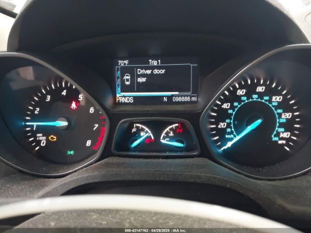 1FMCU9G99EUC15477 Ford ESCAPE SE