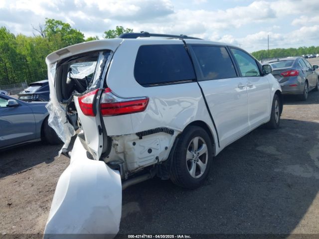 5TDKZ3DC7HS896262 Toyota Sienna Le 8 Passenger