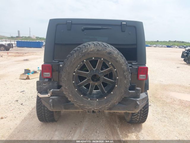 1C4BJWEG1GL209920 Jeep Wrangler Unlimited Sahara
