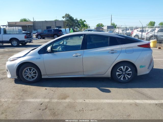JTDKARFP7H3037054 Toyota Prius Prime Premium