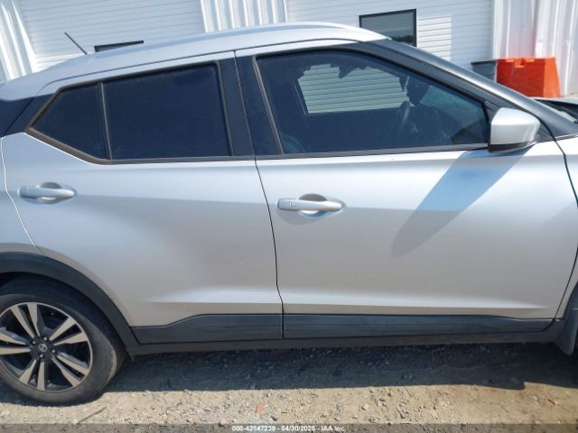 3N1CP5CUXJL509573 Nissan KICKS SV