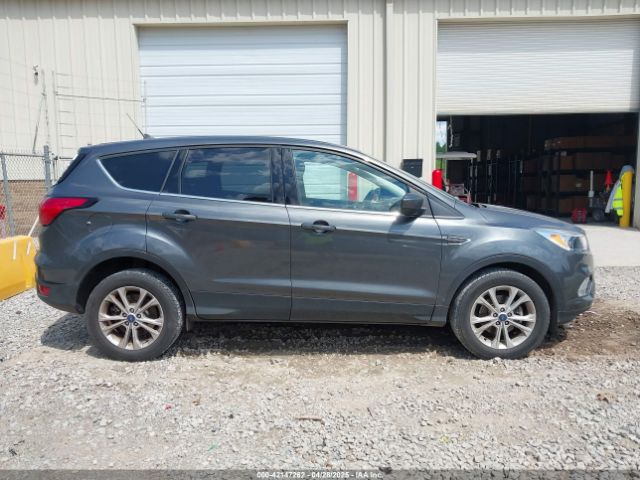 1FMCU0GD2KUB38690 Ford ESCAPE SE
