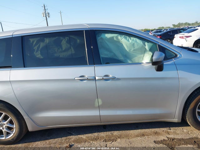 Chrysler Voyager Lx 2022 2C4RC1CG8NR145197 Image 13
