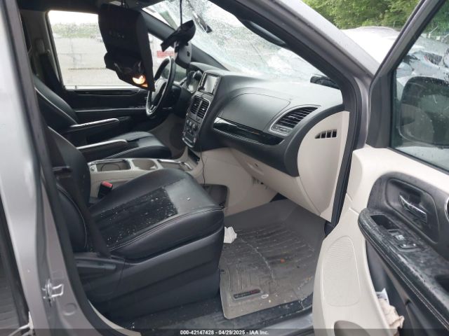 2C4RDGCG3KR513667 Dodge Grand Caravan Sxt