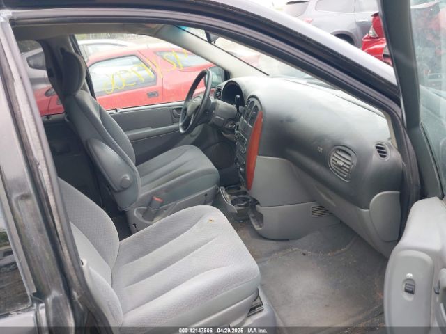 2005 CHRYSLER TOWN & COUNTRY 1C4GP45R95B354703 Photo 4
