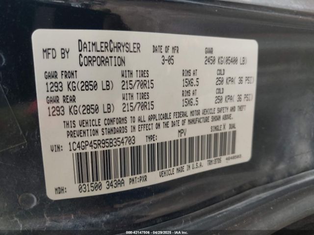 2005 CHRYSLER TOWN & COUNTRY 1C4GP45R95B354703 Photo 8