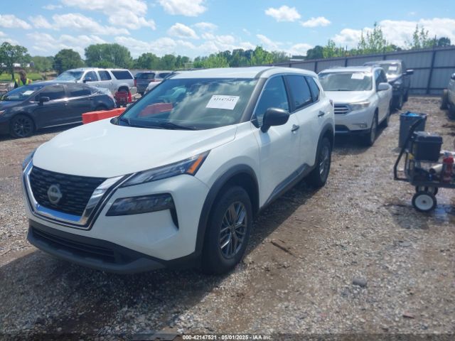 5N1BT3AA8PC855977 Nissan Rogue S Fwd