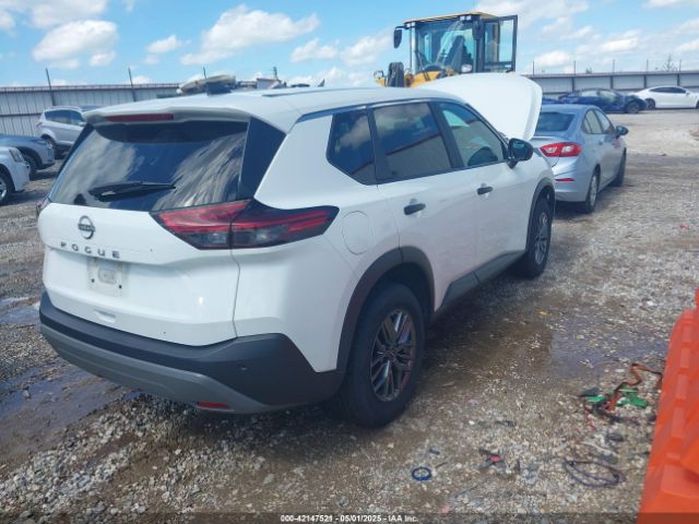 5N1BT3AA8PC855977 Nissan Rogue S Fwd