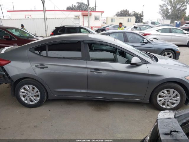 5NPD74LF2JH279699 Hyundai ELANTRA SE